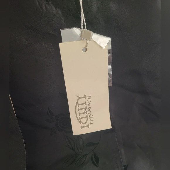 LINDI Women's Size‎ Medium Reversible Rainjacket Coat Black/Beige Floral NWT - Picture 3 of 9